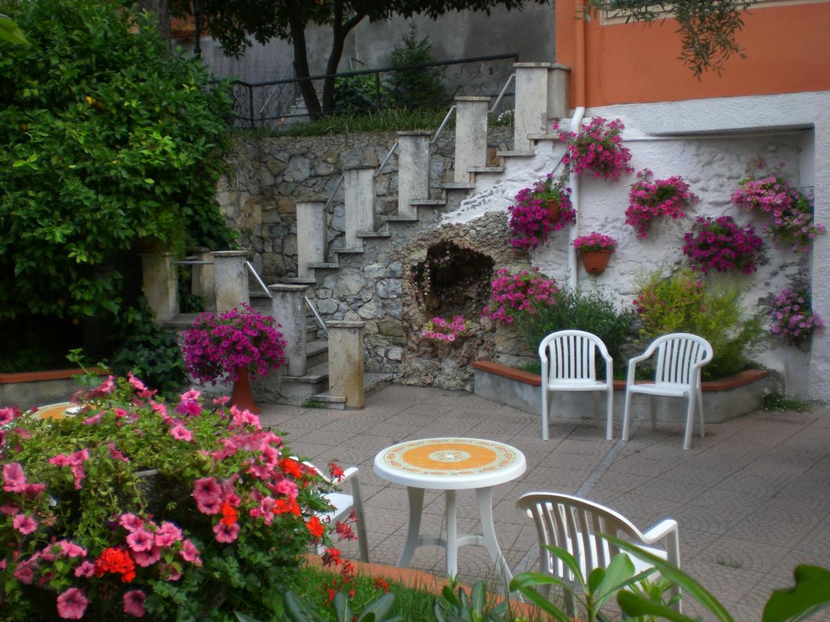 Orchidea Residence Hotel Finale Ligure Extérieur photo